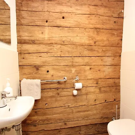 In Tyrol On St Johanns Slope Apfeldorf